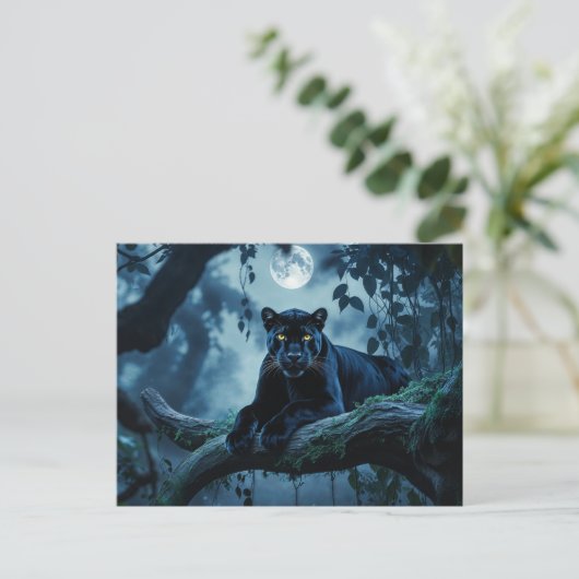 Schwarzer Panther auf einem Baumzweig unter dem Mo Postkarte (Stehend Vorderseite)