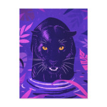 Schwarzer Panther Crouching in einem Fluss