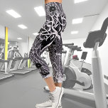 Schwarzer Panther im Dschungel - zeichnend Bleisti Capri Leggings<br><div class="desc">Einzigartige Kunst! Handgezeichnetes Dschungelmotiv mit schwarzem Leopard - für diejenigen,  die es einzigartig mögen! Gezeichnet von Marions Artwork. Ideal für Ihr Training!</div>