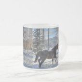 Schwarzer Percheron im Winter - Schnee und Wald Mattglastasse (VorderseiteRechts)