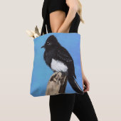 Schwarzer Phoebe Vogel auf blauer Taschen-Tasche Tasche (Von Nahem)