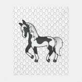 Schwarzer Pinto Trotting Horse Cartoon Illustratio Fleecedecke (Vorderseite)