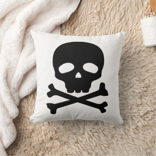 Schwarzer Piratenschädel auf weißem Hintergrund Kissen