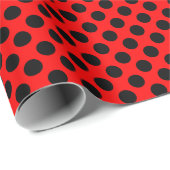 Schwarzer Polka-Dot über rotes Wrapping-Papier Geschenkpapier (Rolleneckpunkt)