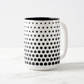 Schwarzer Polka Dots moderne Weiß Zweifarbige Tasse (VorderseiteRechts)