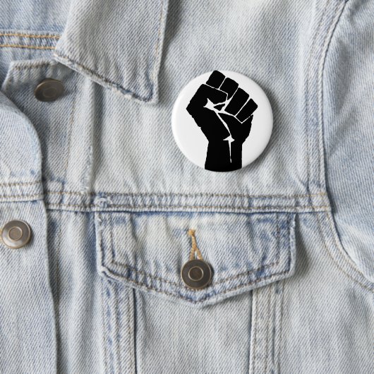 Schwarzer Power Faust Button (Beispiel)