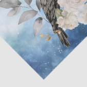 Schwarzer Rabe Weiße Blumen Blauer Hintergrund Seidenpapier (Ausschnitt)
