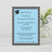 Schwarzer Rahmen Dinner Cap Light Blue Abschluss Einladung (Stehend Vorderseite)
