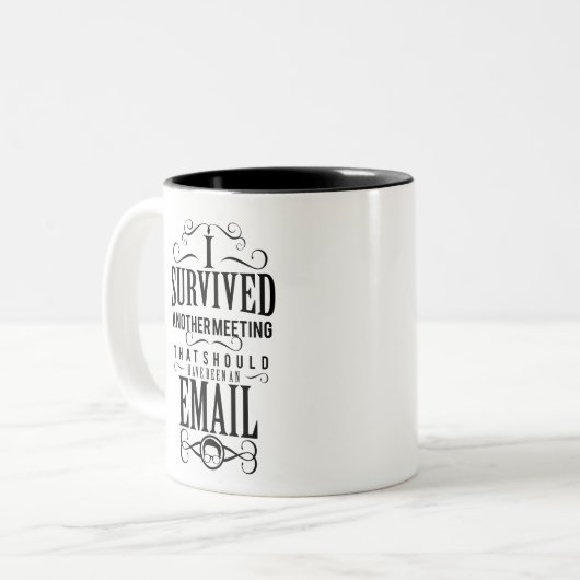 Schwarzer Rahmen mit Typografie Witziges Geschenk Zweifarbige Tasse (Vorderseite Links)
