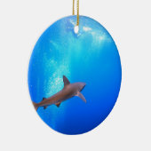 Schwarzer Riffhai schwimmen unter Wasser Keramik Ornament (Rechts)