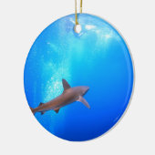 Schwarzer Riffhai schwimmen unter Wasser Keramik Ornament (Links)