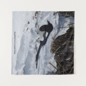 Schwarzer Rocky Mountain Magpie-Quadrat Wandteppich (Vorderseite (Horizontal))