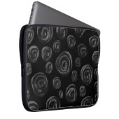 Schwarzer Rosen-Muster-Entwurf Laptopschutzhülle (Vorne Rechts)