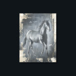 Schwarzer Running Stallion Leinwanddruck<br><div class="desc">Dieses Gemälde von Ethan Harper ist faszinierend. Er fasste die Schönheit des Hengstes zusammen, der mit zwei einfachen Farben assoziiert wurde: schwarz und beige. Dieser zeitgenössische Kunstdruck eines schwarzen Hengstes verleiht jedem Wohnzimmer, Esszimmer oder Schlafzimmer Charakter.</div>