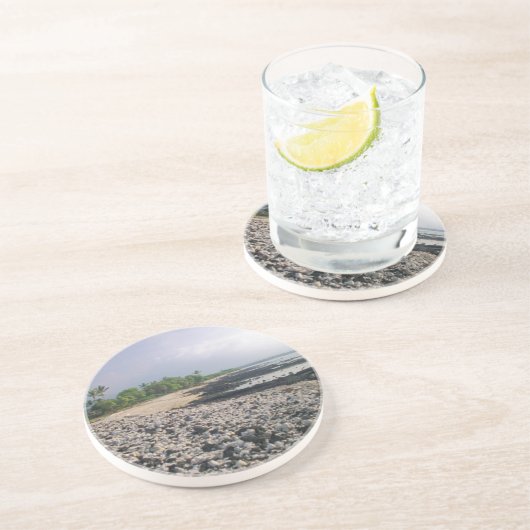 Schwarzer Sandstrand in Hawaii Getränkeuntersetzer (Seite)