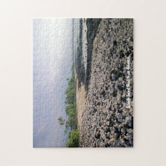 Schwarzer Sandstrand in Hawaii Puzzle (Vertikal)