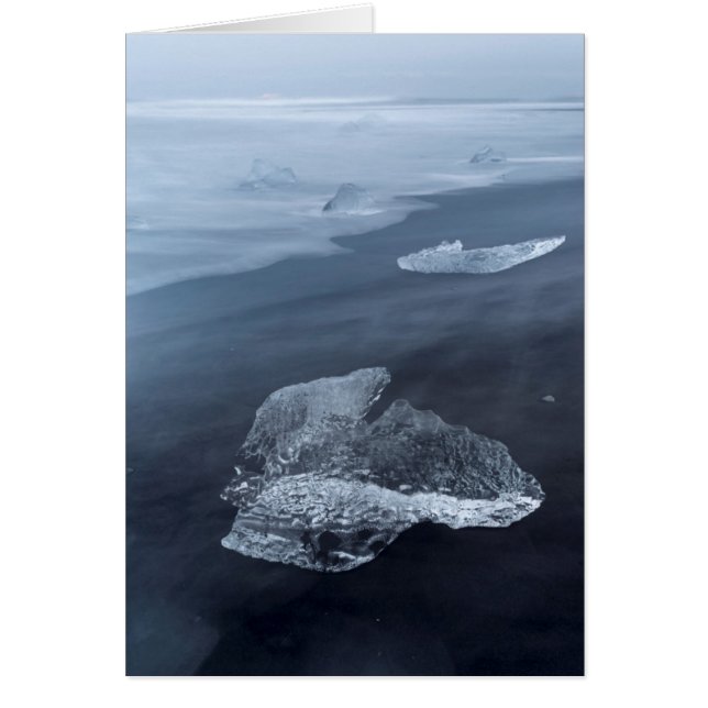 Schwarzer Sandstrand und Eis, Island (Vorne)