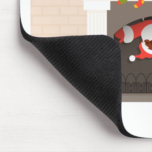 schwarzer Santa im Kamin festgehalten Mousepad (Ecke)