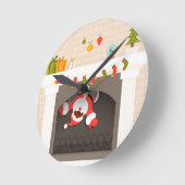 schwarzer Santa im Kamin festgehalten Runde Wanduhr (Winkel)