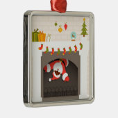 schwarzer Santa im Kamin festgehalten Silbernes Ornament (Rechts)