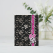 Schwarzer Schädel mit rosa Leim auf schwarzer Dama Postkarte (Stehend Vorderseite)