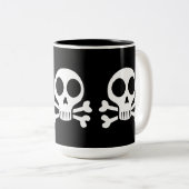 schwarzer Schädel Zweifarbige Tasse (VorderseiteRechts)