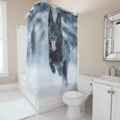 Schwarzer Schäfer im Schnee Duschvorhang (Beispiel)