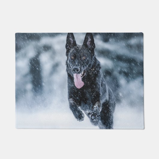 Schwarzer Schäfer im Schnee Fußmatte (Vorderseite)