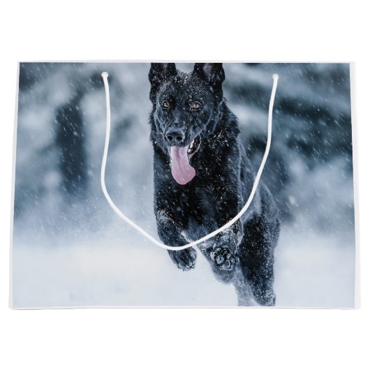 Schwarzer Schäfer im Schnee Große Geschenktüte (Vorderseite)