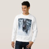 Schwarzer Schäfer im Schnee Sweatshirt (Vorne ganz)