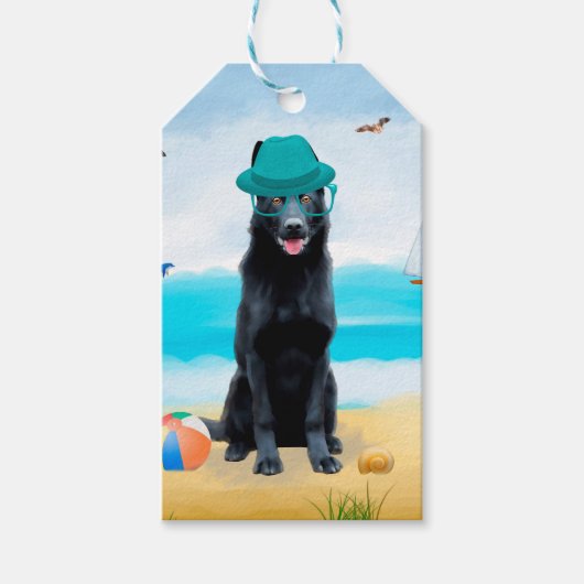 Schwarzer Schäferhund am Strand Geschenkanhänger (Vorderseite)