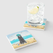 Schwarzer Schäferhund am Strand Steinuntersetzer (Seitenansicht)