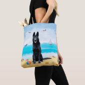 Schwarzer Schäferhund am Strand Tasche (Von Nahem)