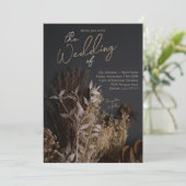 Schwarzer Schieferdunkel getrocknete florale Boho Einladung (Stehend Vorderseite)