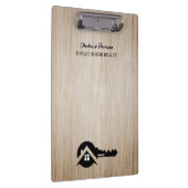 Schwarzer Schlüssel und Holzhintergrund Maßgeschne Klemmbrett (Rechts)