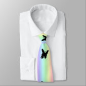 Schwarzer Schmetterling auf Pastell Rainbow Krawatte (Gebunden)