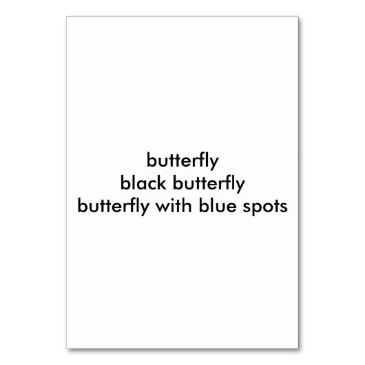 Schwarzer Schmetterling beim Lesen von Taschenkart Tischnummer (Rückseite)