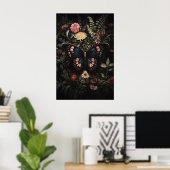 Schwarzer Schmetterling im dunklen Blumengarten, m Poster (Heimbüro)