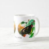 Schwarzer Schmetterling Personalisierte Natur Kaffeetasse (VorderseiteRechts)