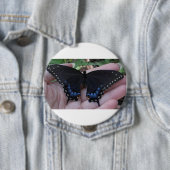 Schwarzer Schwalbenschwanz Schmetterling #1 Button (Beispiel)