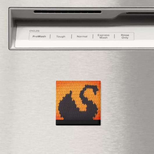 Schwarzer Schwanz - Silhouette und Sunset Crochet Magnet (In Situ (Geschirrspüler))