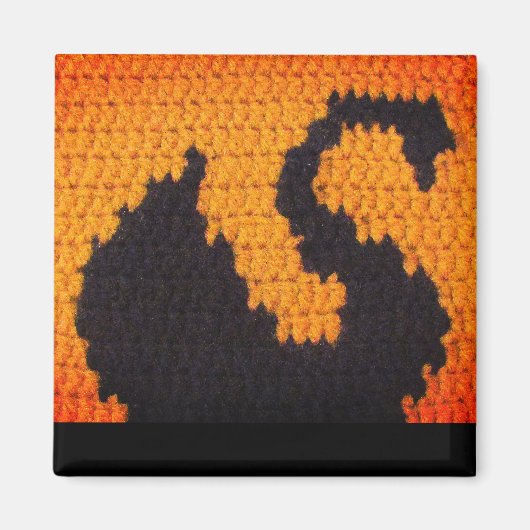 Schwarzer Schwanz - Silhouette und Sunset Crochet  Magnet (Vorne)