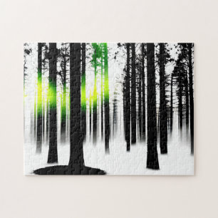 Schwarzer Silhouette-Wald mit grünem Glanz Puzzle