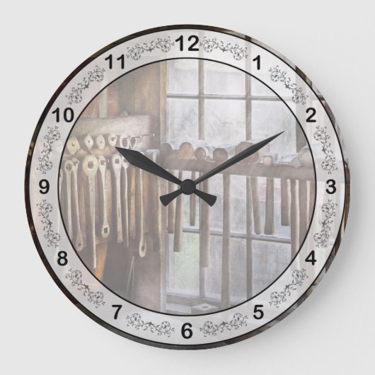 Schwarzer Smith - Gezeichnet Teller und Hämmer Große Wanduhr (Vorderseite)