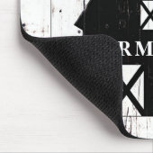 Schwarzer Stall Weißholz Rustikaler Bauernhof Land Mousepad (Ecke)
