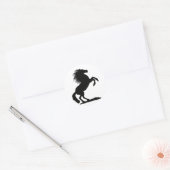Schwarzer Stallion aufzuziehen - Runder Aufkleber (Umschlag)