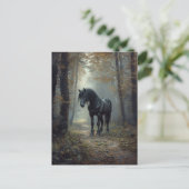 Schwarzer Stallion im Wald Postkarte (Stehend Vorderseite)