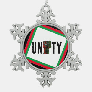 Schwarzer Stolz Rot-Grün-Pfanne afrikanische Flagg Schneeflocken Zinn-Ornament