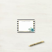 Schwarzer Streifen und blaue Blumen Personalisiert Post-it Klebezettel (Auf Schreibtisch)