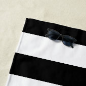 Schwarzer Streifen und Korallenmonogramm Strandtuch (Beispiel)
